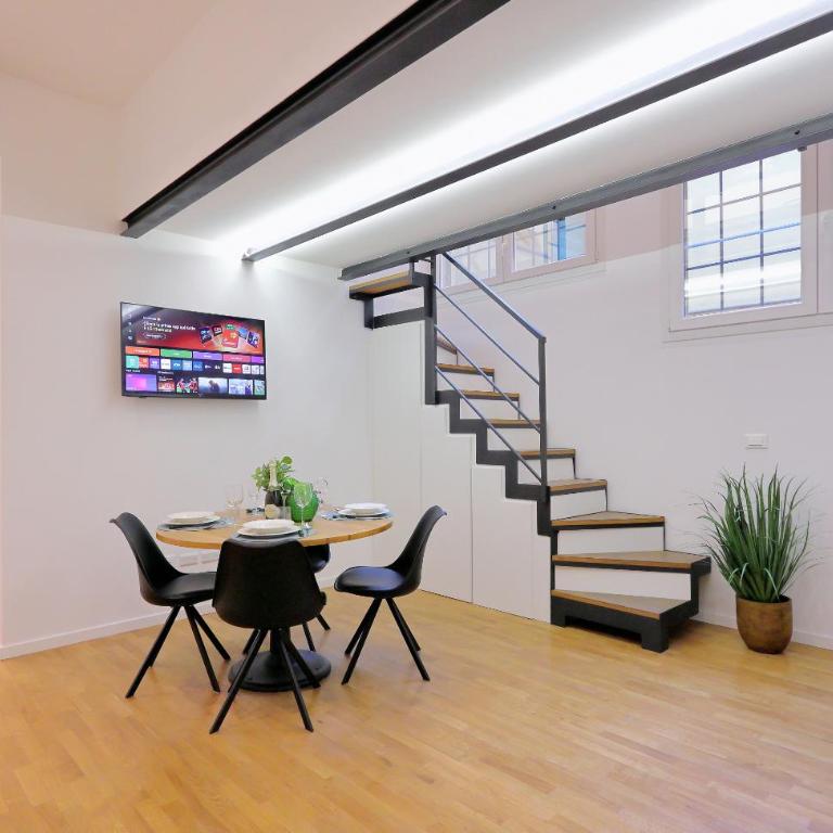 Loft Two Towers Historic Center - 2 BR 2BA - Patio - Two-Bedroom Apartment - 28