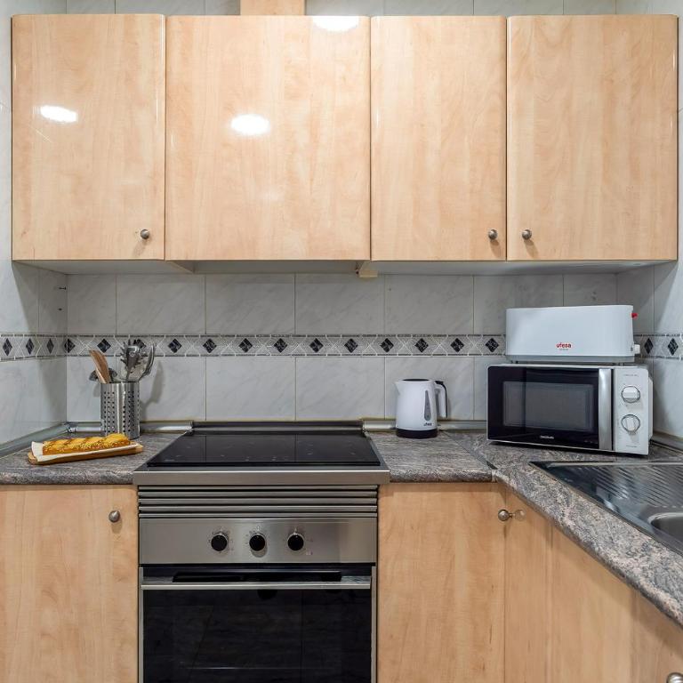 AB Nou de la Rambla - Apartment with Balcony - 11