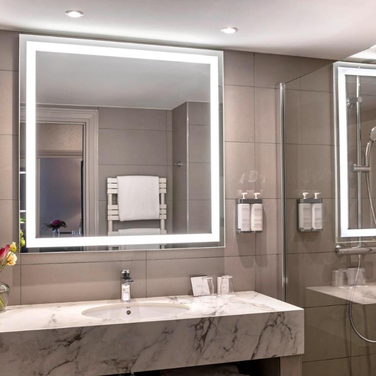 Warwick Reine Astrid - Lyon - Suite Premium - 12