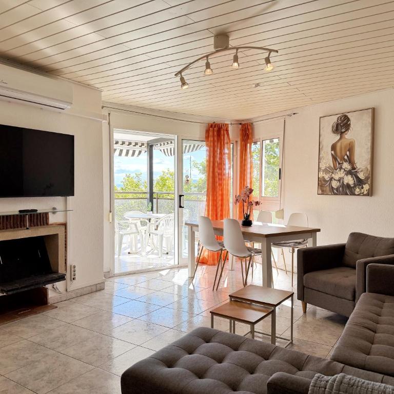 DOMuum Holidays - CHIPRE - Three-Bedroom Apartment - 8