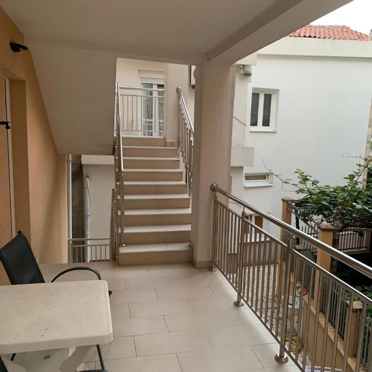 Guest House Mitrovic - Double Room with Terrace - 2