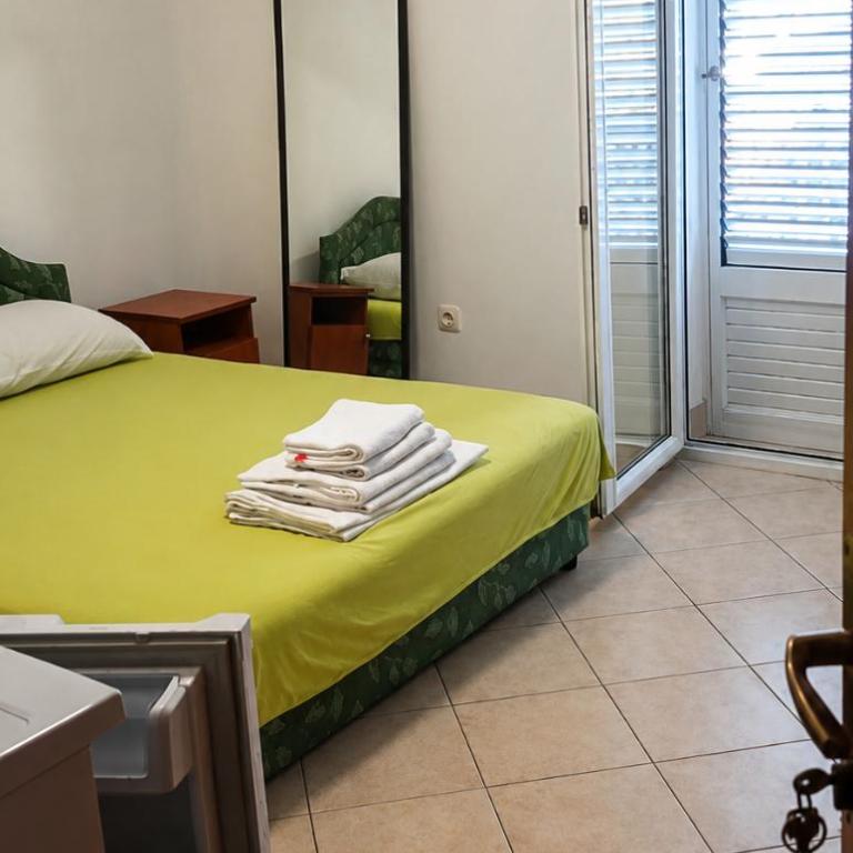 Guest House Mitrovic - Triple Room with Sea View - 1