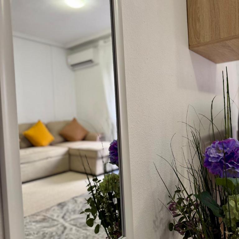 Stylish 1-Bed Apt, Walk to Beach & Amenities - One-Bedroom Apartment - 4