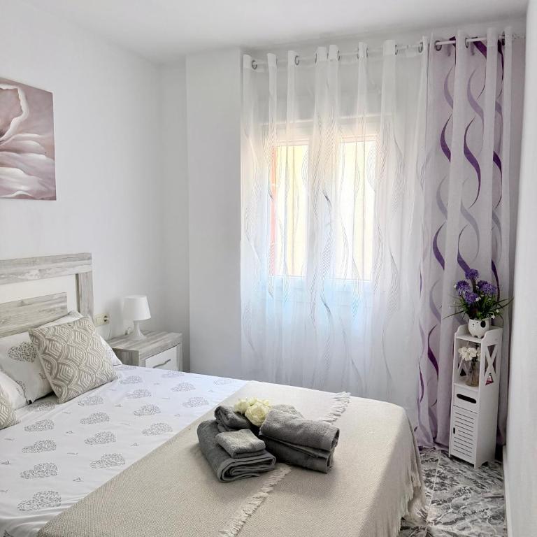 Stylish 1-Bed Apt, Walk to Beach & Amenities - One-Bedroom Apartment - 14