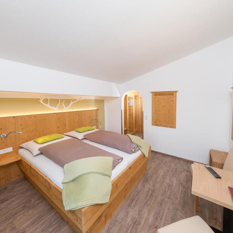 Comfort Hotel Garni Landhaus Gitti - Comfort Doppelzimmer mit Balkon und Bergblick - 6