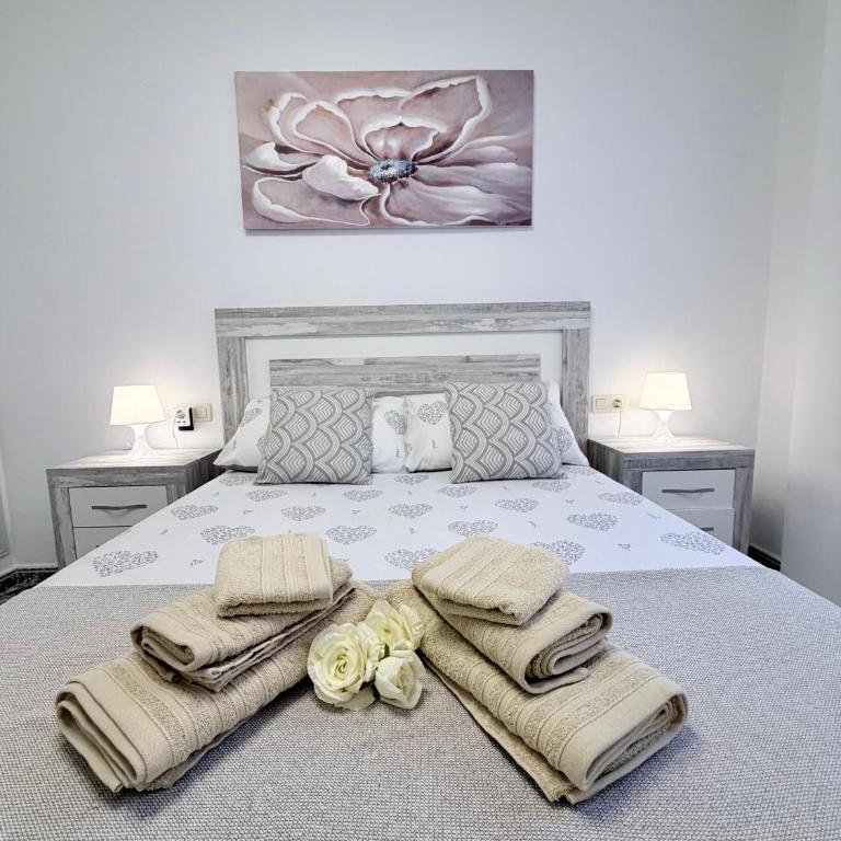Stylish 1-Bed Apt, Walk to Beach & Amenities - One-Bedroom Apartment - 11