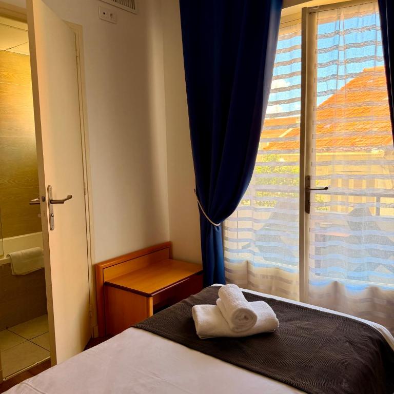 Les Palmiers - Economy Single Room - North Side - 2