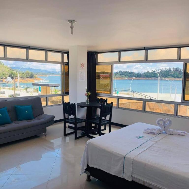 Apartahotel El Horizonte - Habitación Individual Superior con vistas al lago - 3