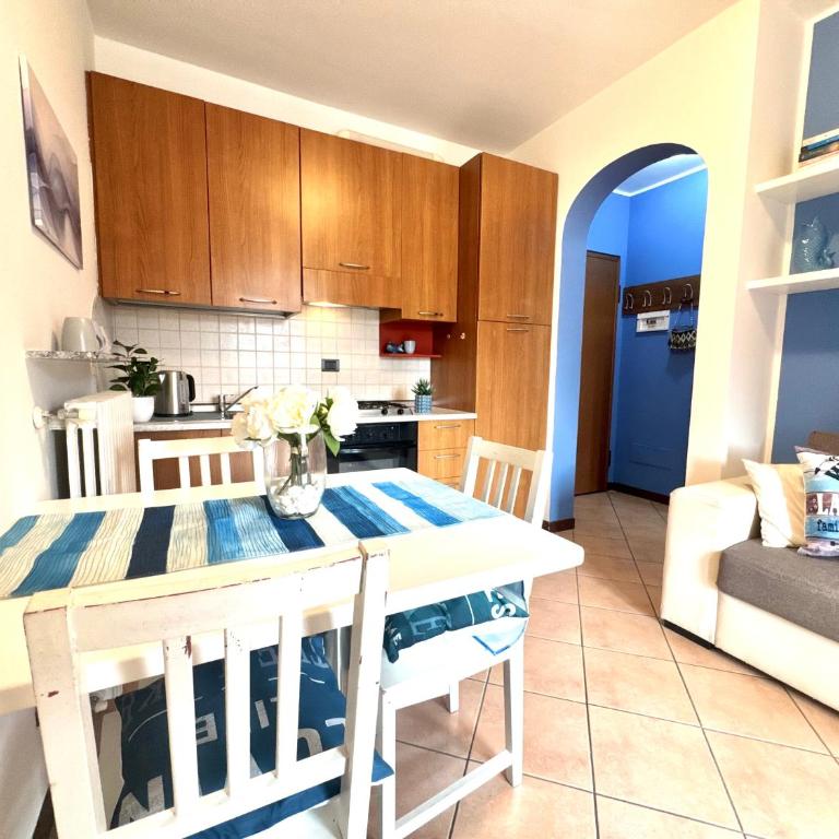 Azzurra Charming Apartment • Walk to Lake - Appartamento - 8