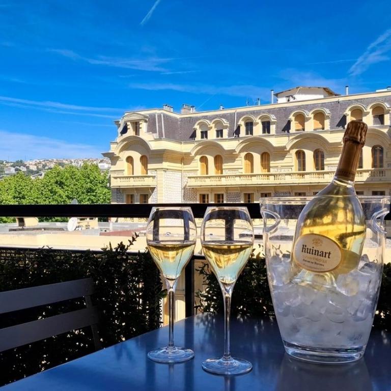 Heart of Nice, Beach 3min, 3 AC Units, Balcony with 4-Seater Dining! - Appartement 2 Pièces - 14
