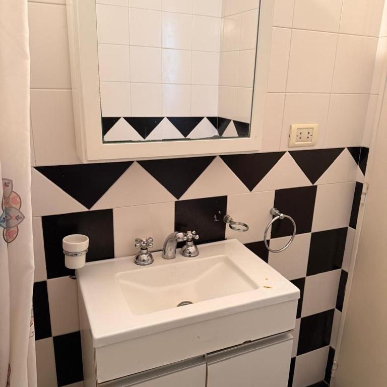 Excelente departamento frente al hipodromo de San Isidro - Apartamento de 1 dormitorio - 15