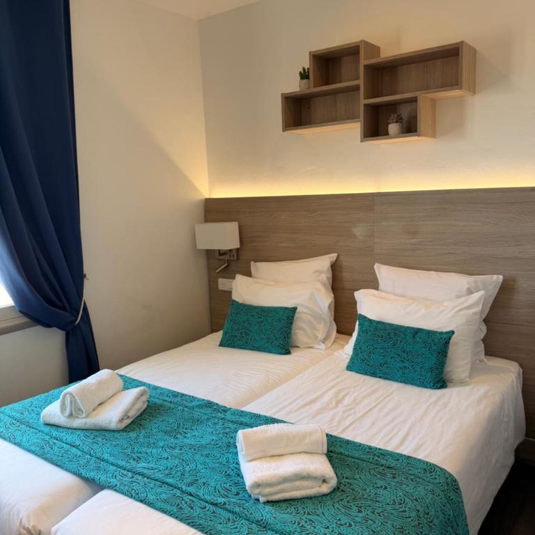 Les Palmiers - Superior Family Room - Sea View - 4