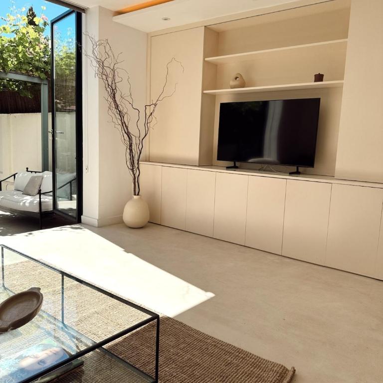 Casa con piscina privada para alquiler temporal - Three-Bedroom Townhouse - 9