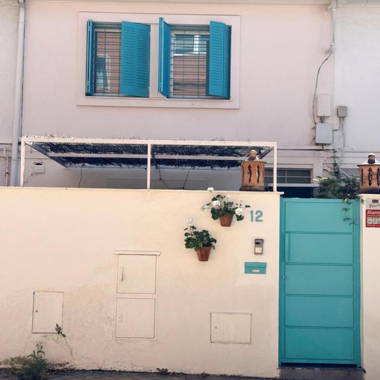 Casa con piscina privada para alquiler temporal - Three-Bedroom Townhouse - 44