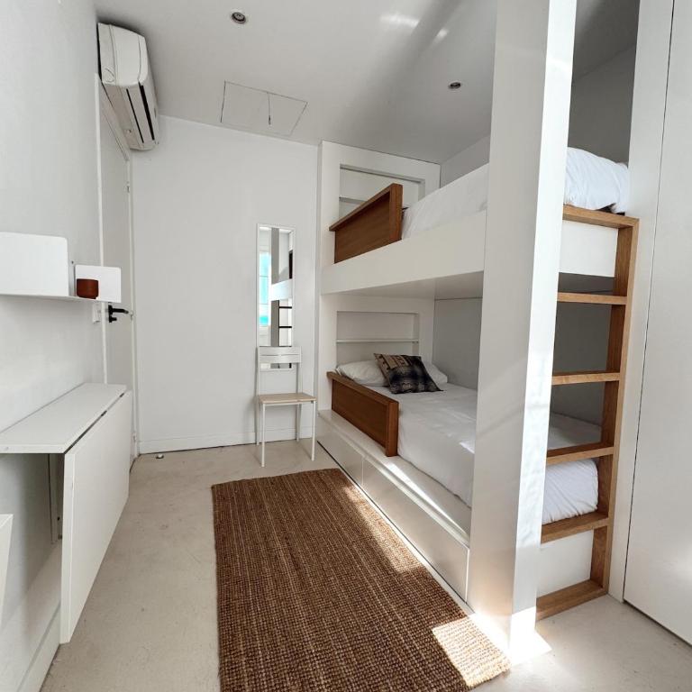 Casa con piscina privada para alquiler temporal - Three-Bedroom Townhouse - 35