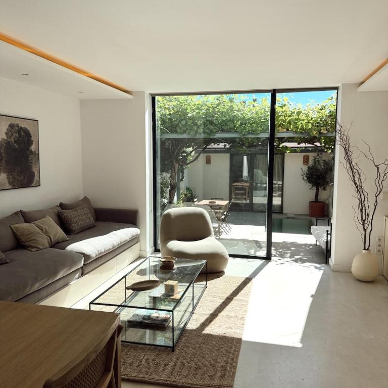 Casa con piscina privada para alquiler temporal - Three-Bedroom Townhouse - 12