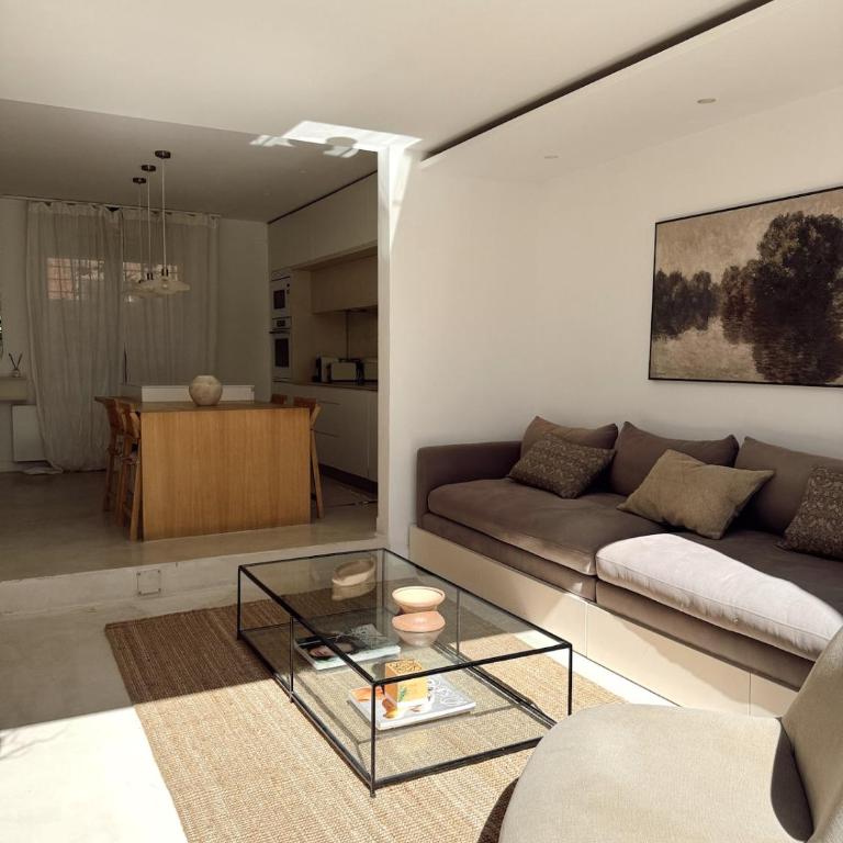 Casa con piscina privada para alquiler temporal - Three-Bedroom Townhouse - 16