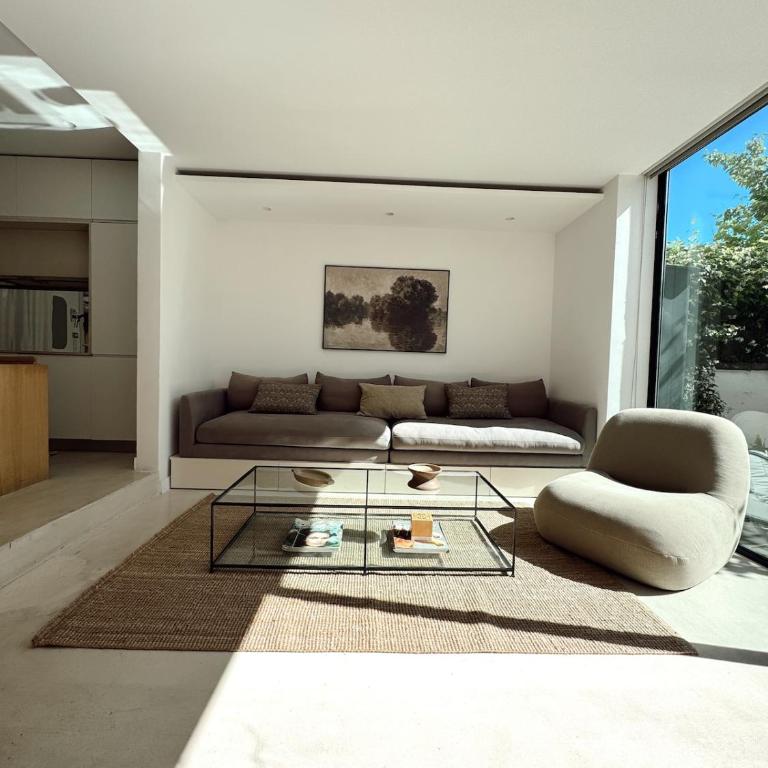 Casa con piscina privada para alquiler temporal - Three-Bedroom Townhouse - 17