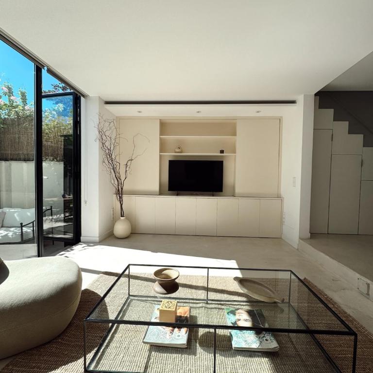 Casa con piscina privada para alquiler temporal - Three-Bedroom Townhouse - 10