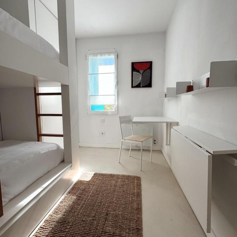 Casa con piscina privada para alquiler temporal - Three-Bedroom Townhouse - 34