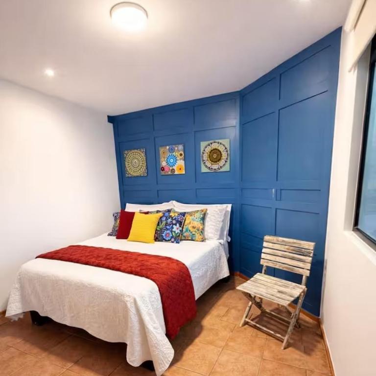 Morada Luna Coyoacán - Double Room with Shared Bathroom - 1