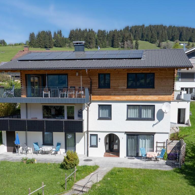 Ferienwohnung Alexander Kleinheinz - Apartment mit Blick auf die Berge - 2