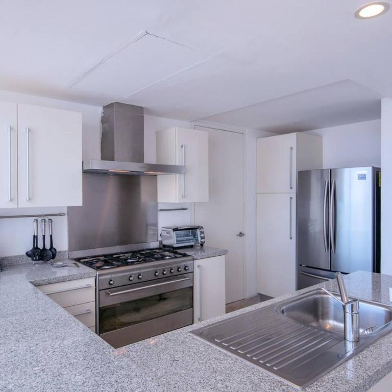 Ocean Views, Private Pool, Zona Romantica - Apartment - 17