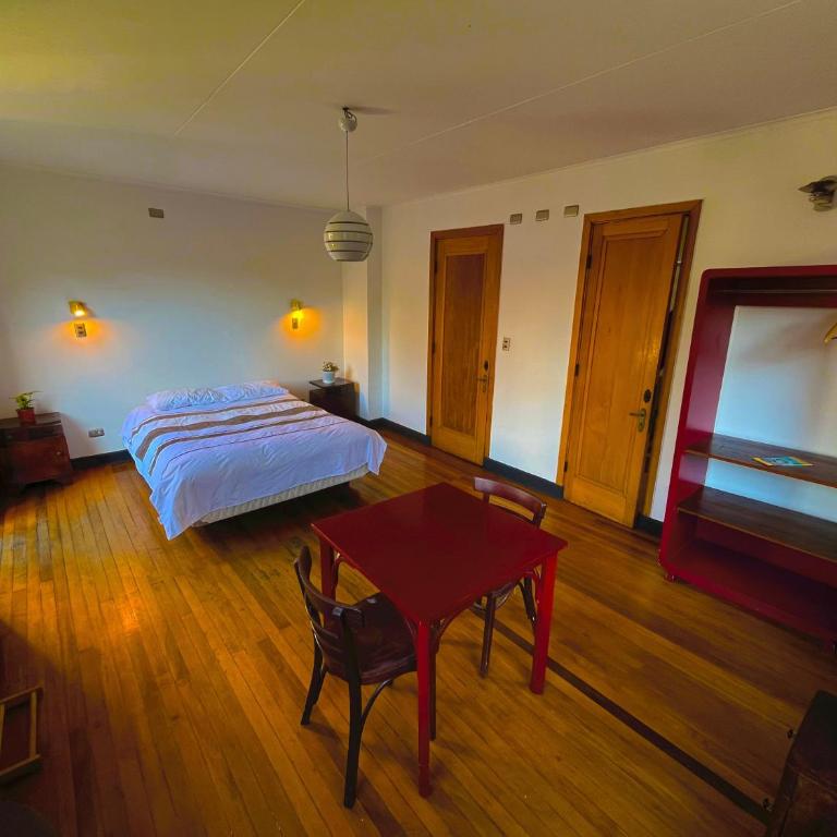 Hostel Hotzenplotz Alegre - Deluxe Double Room with Balcony - 1