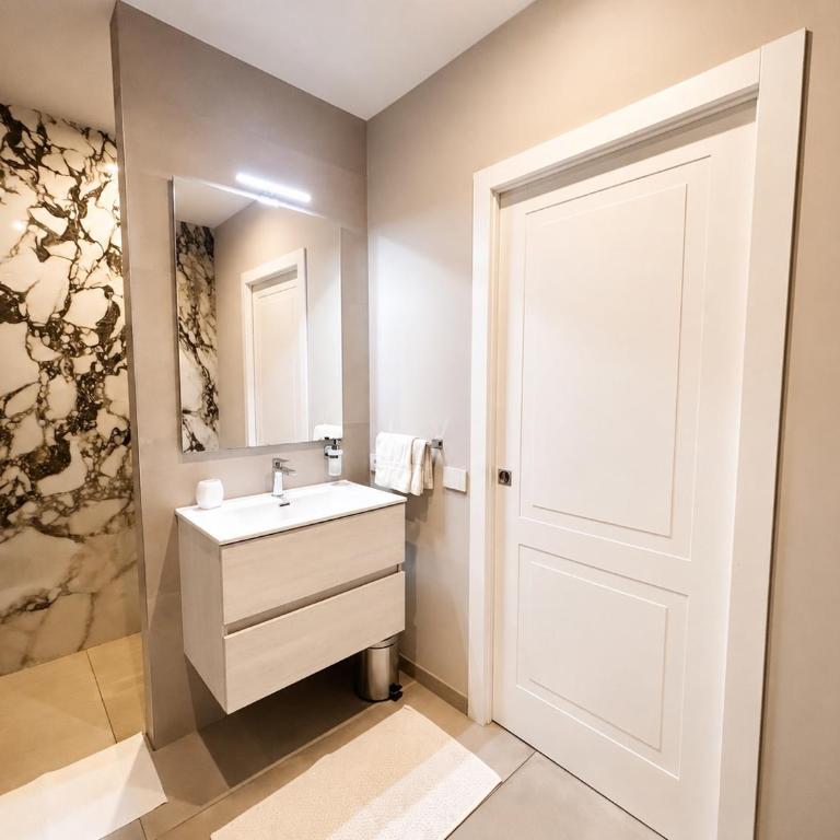 Villa Elena - Camera Matrimoniale con Bagno Privato - 10