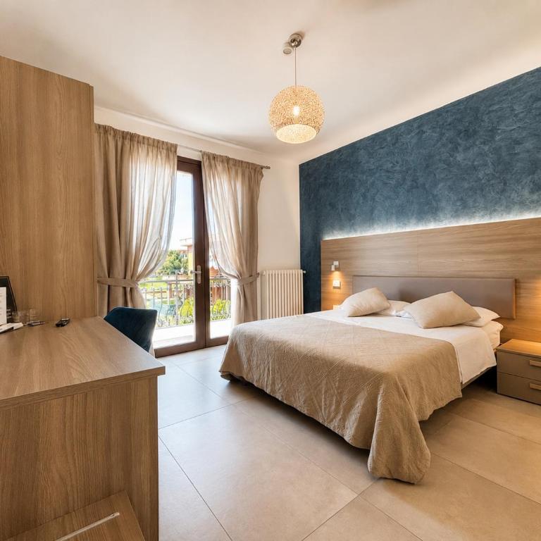 Villa Elena - Camera Matrimoniale con Bagno Privato - 1