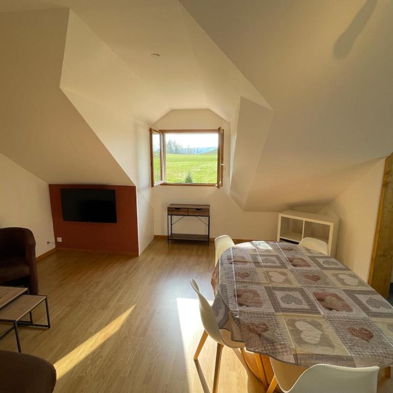 Gite 5 personnes - Nances, lac d'Aiguebelette - Appartement 2 Chambres avec Vue - 11