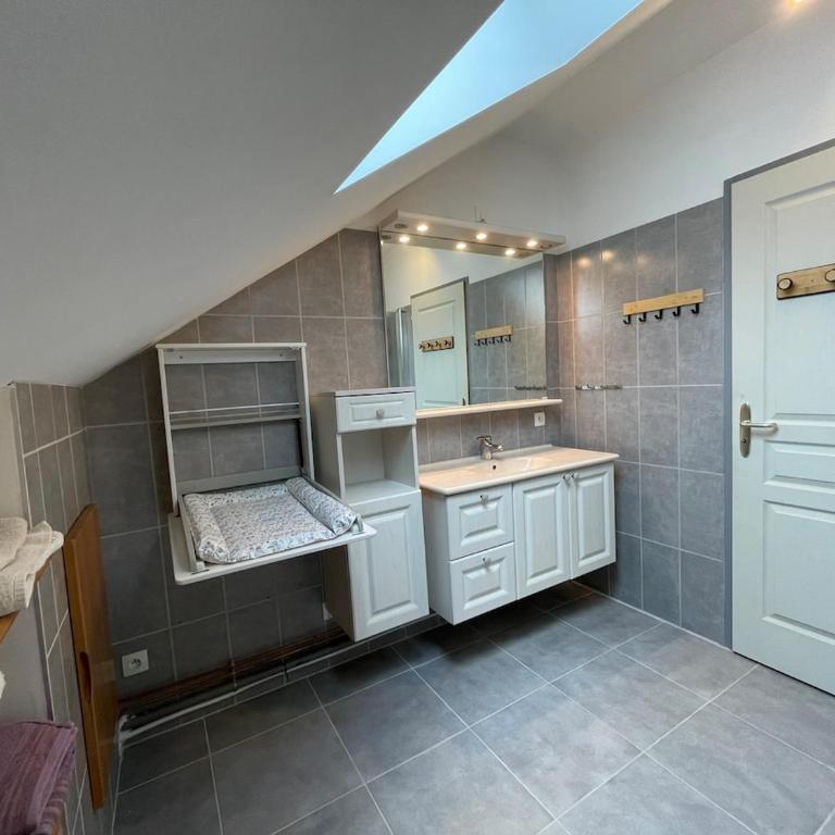 Gite 5 personnes - Nances, lac d'Aiguebelette - Appartement 2 Chambres avec Vue - 13