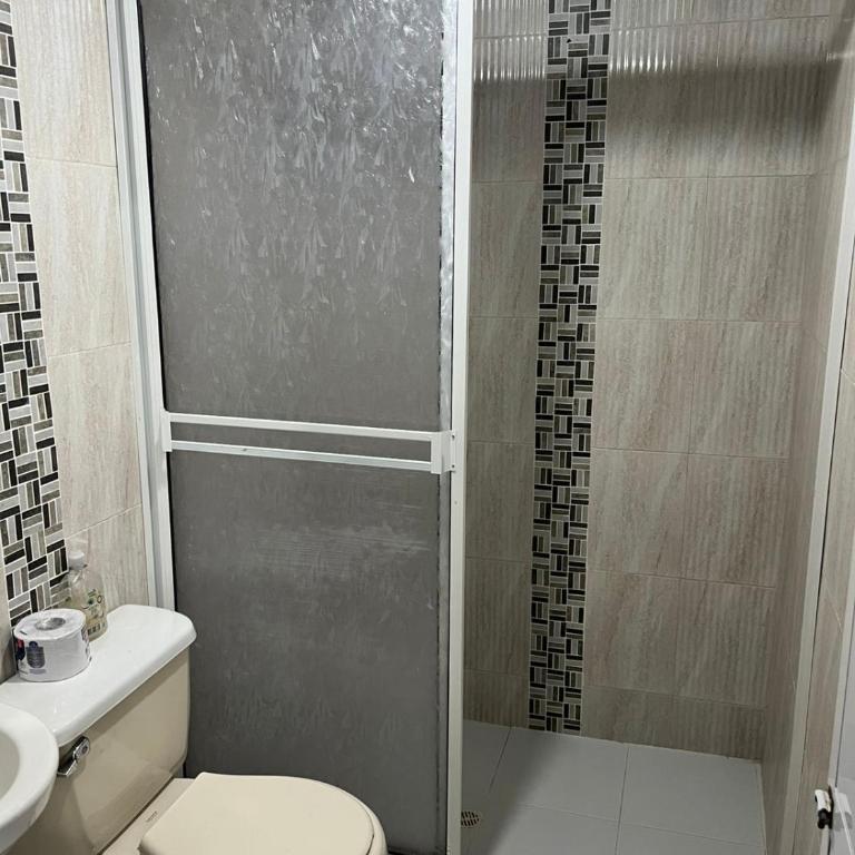 Hotel Casa Costa - Habitación Familiar con baño privado - 8