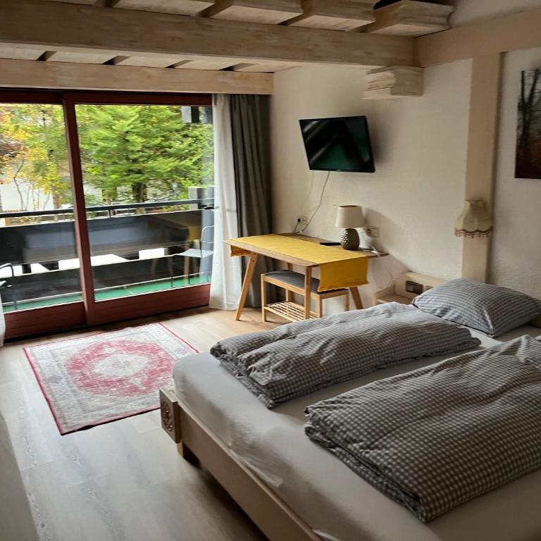 Kronenlodge - Doppelzimmer mit Zustellbett - 5