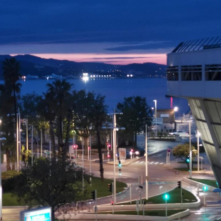 Mayol Apartment Heart of Toulon and Harbor View - Appartement - 36