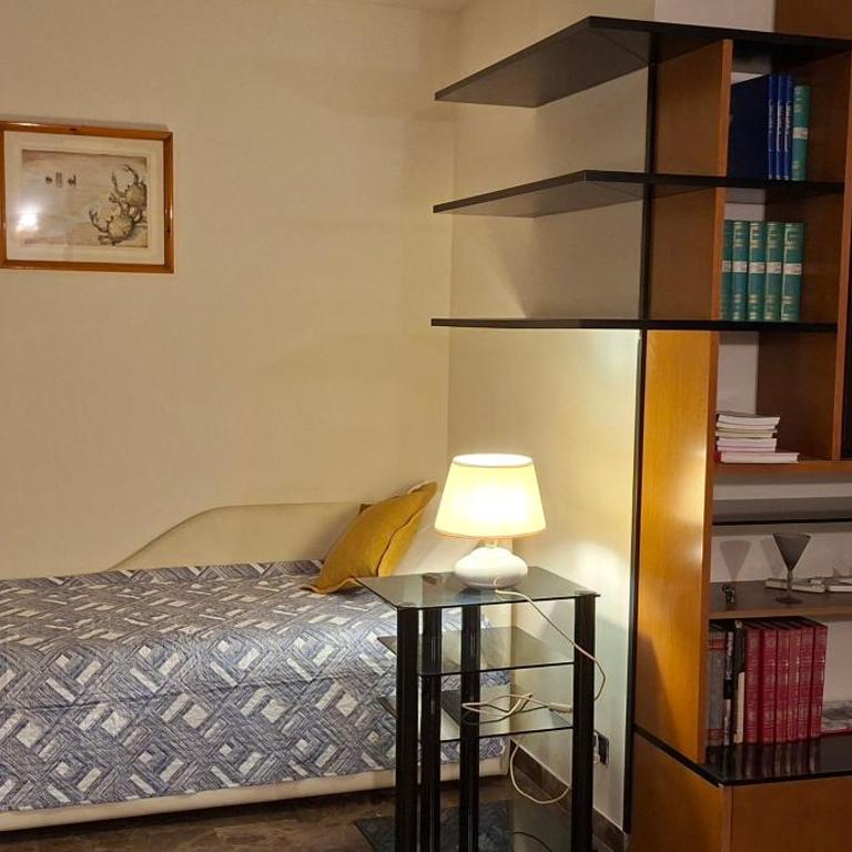 Baroka Suits Venice - Camera Tripla con Bagno in Comune - 3
