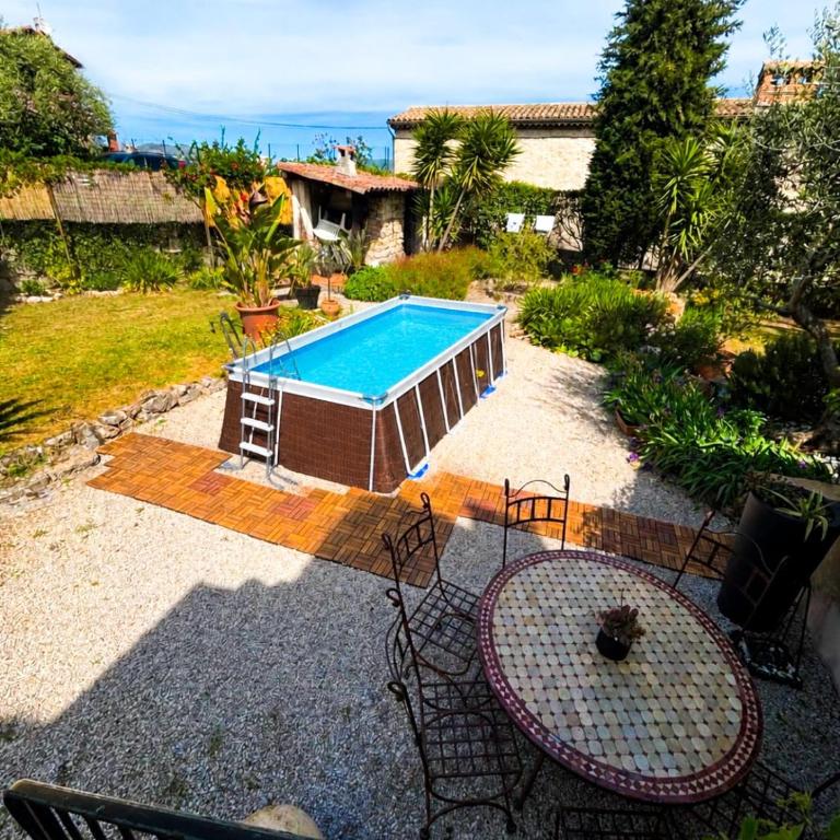 Charmante maison au calme - Piscine - Jardin - Parking - à 30min de Nice - Appartamento - 1