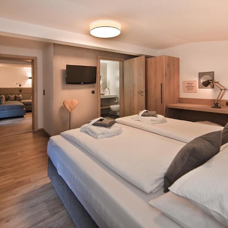 Villa Michaela - Superior Familienapartment mit 2 Bädern und eigenen Balkonen - 3