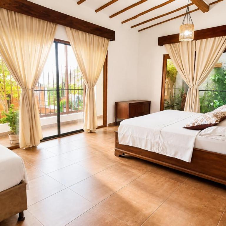 AIRES - Three-Bedroom House - 19