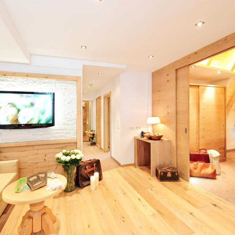 Hotel Salnerhof - Deluxe Suite - 2