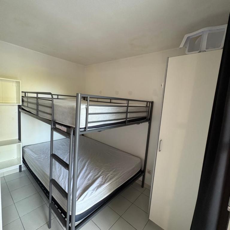 Le Cocon du Hameau rdj cloturé Cap Esterel - Apartamento de 1 dormitorio - 54