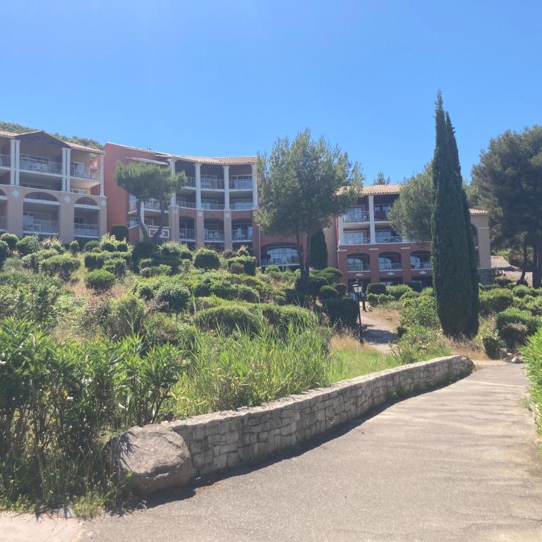 Le Cocon du Hameau rdj cloturé Cap Esterel - Apartamento de 1 dormitorio - 72