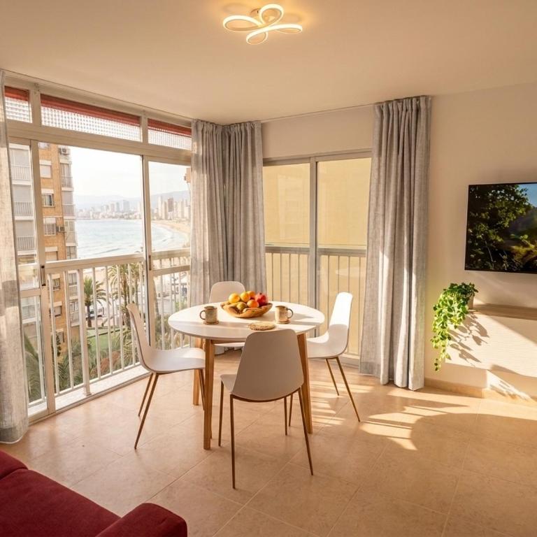 Carabelas 2 Benidorm - Apartamento de 2 dormitorios con vistas a la bahía - 2