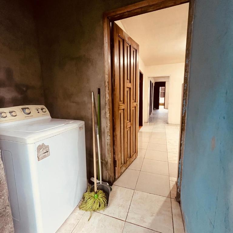 Apt 8 - Four-Bedroom House - 3