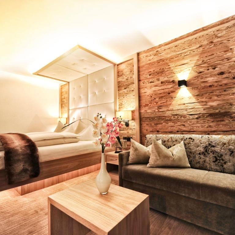 Hotel Salnerhof - Deluxe Doppelzimmer im alpinen Stil - 2