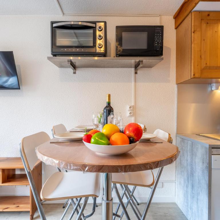 Mountain View with Ski-In and Out Loft - Résidence Roche Blanche - Appartamento con Vista e Balcone - 5