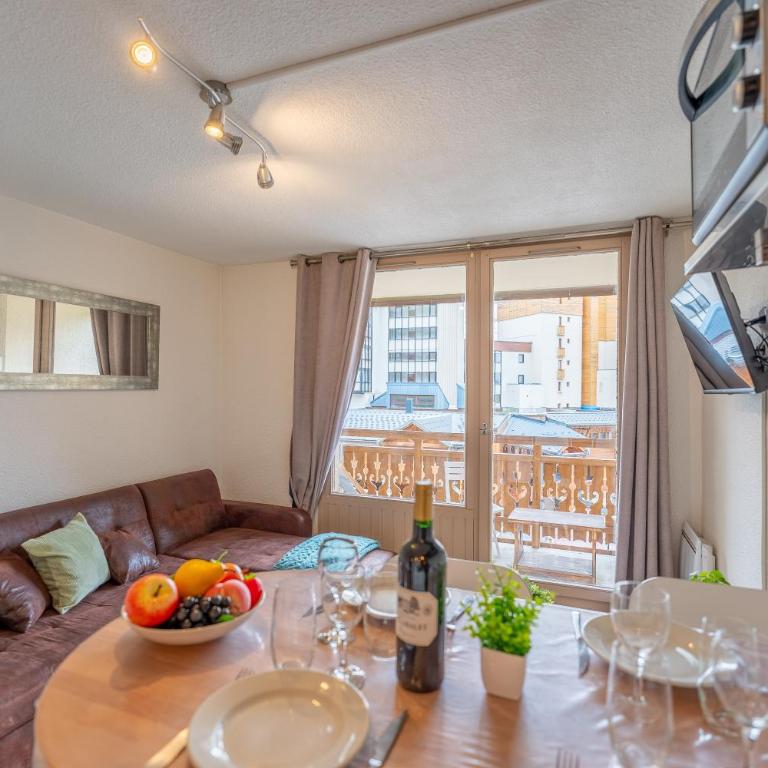 Mountain View with Ski-In and Out Loft - Résidence Roche Blanche - Appartamento con Vista e Balcone - 6