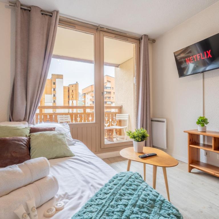 Mountain View with Ski-In and Out Loft - Résidence Roche Blanche - Appartamento con Vista e Balcone - 7