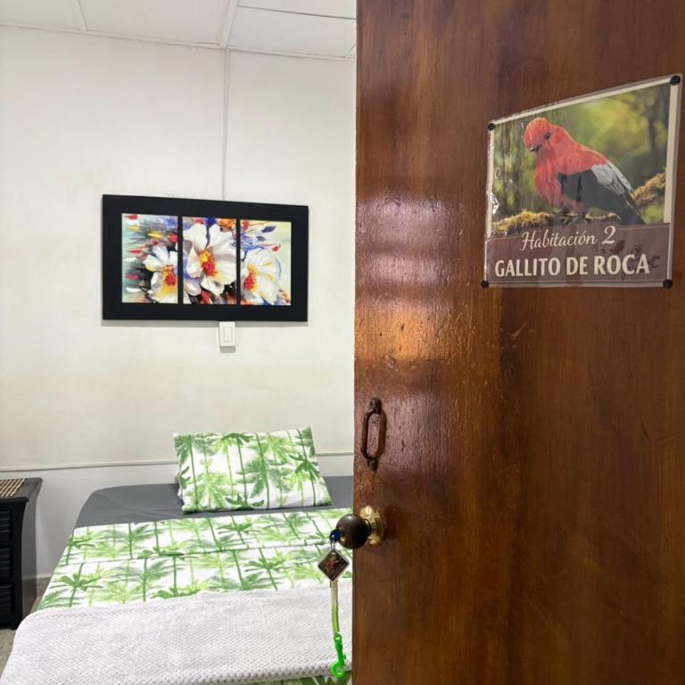 Olivas House Hostal - Standard Double Room with Shared Bathroom - 1