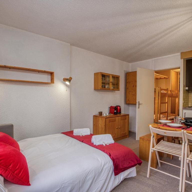 Charming 6-Person Flat - Heart of Val Thorens, 3 Vallées Ski Area - Appartement avec Balcon - 9